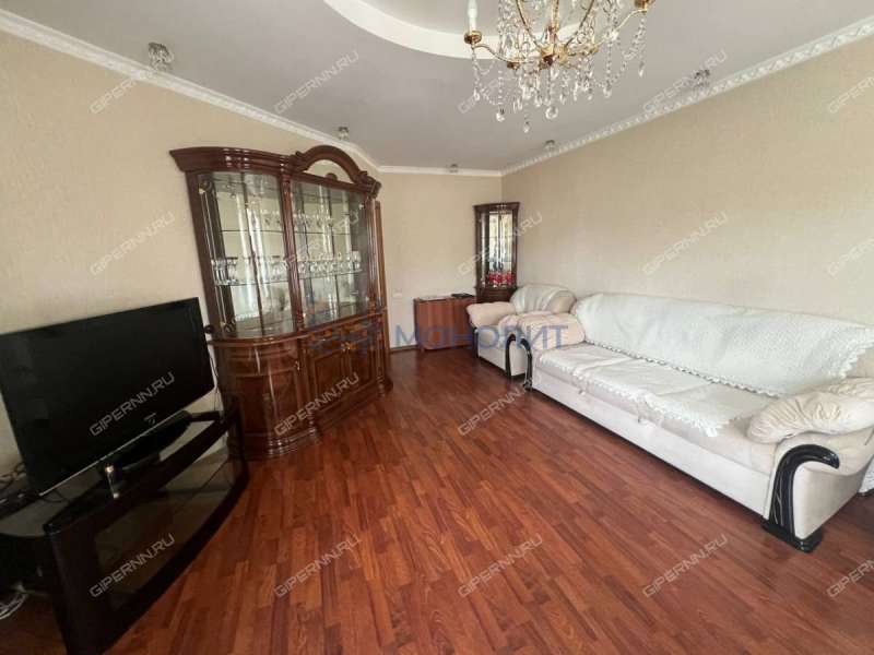 трёхкомнатная квартира на улице Бурденко дом 35