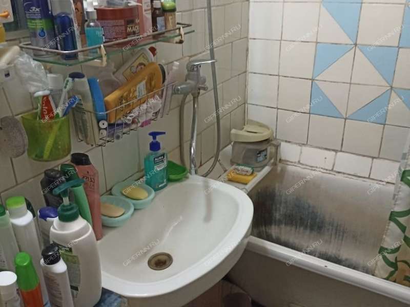 трёхкомнатная квартира на улице Красных Зорь дом 13