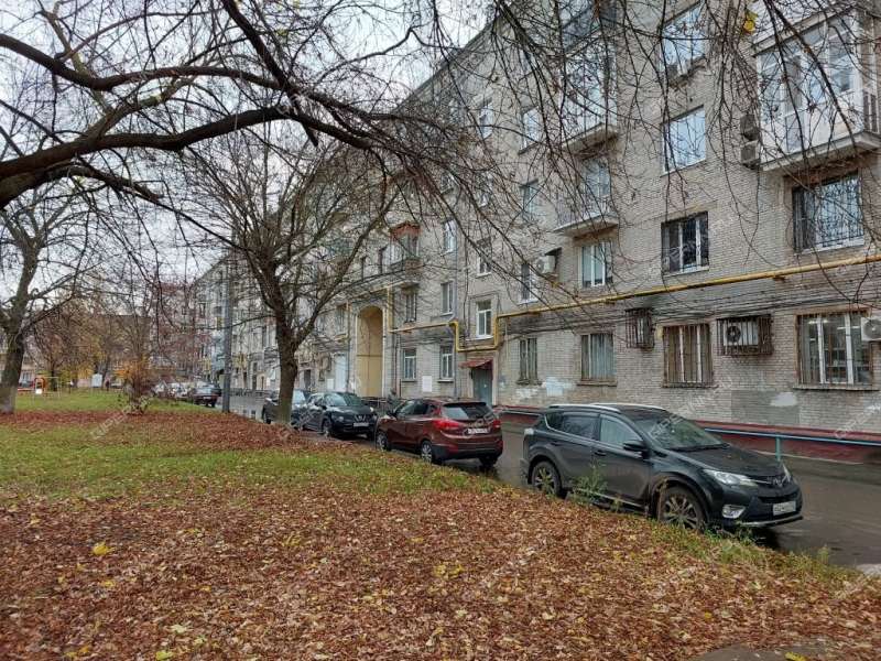 трёхкомнатная квартира на проспекте Кирова дом 6