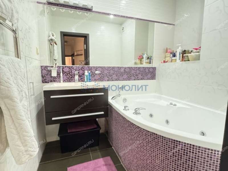 трёхкомнатная квартира на улице Нижне-Печерская дом 17